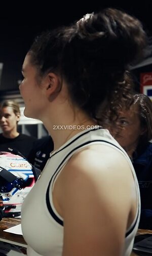 Abbi Pulling photo