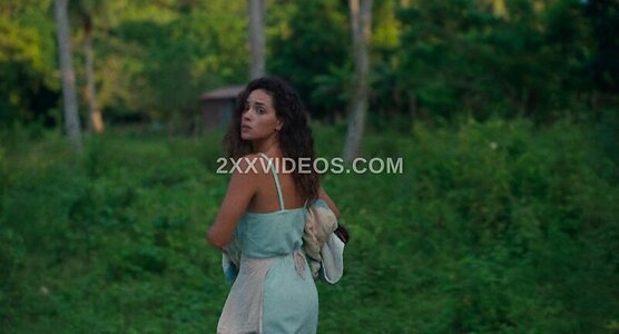 Adria Arjona photo