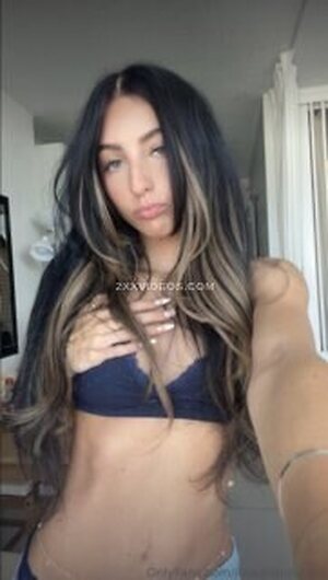 Adrianna Aloni photo