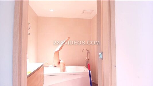 Agostinha_Red Nude Leaked Photo #13