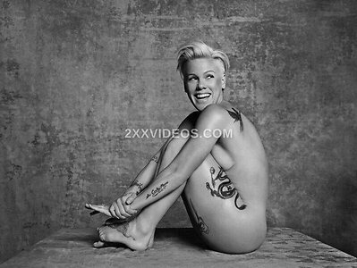 Alecia Beth Moore Nude Leaked Photo #7