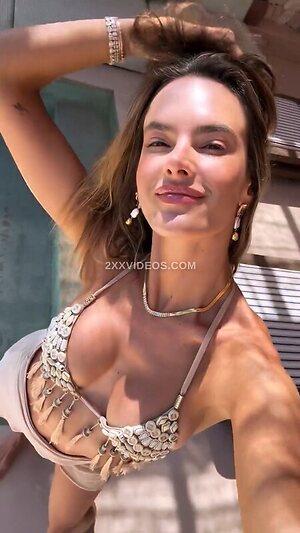 Alessandra Ambrosio photo