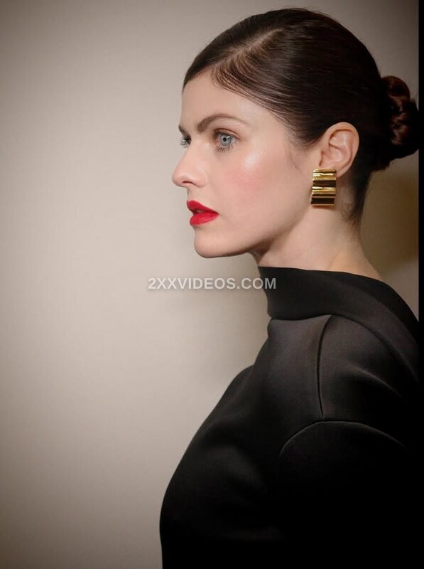 Alexandra Daddario photo