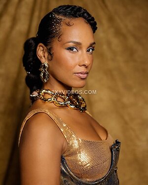 Alicia Keys Nude Leaked Photo #2