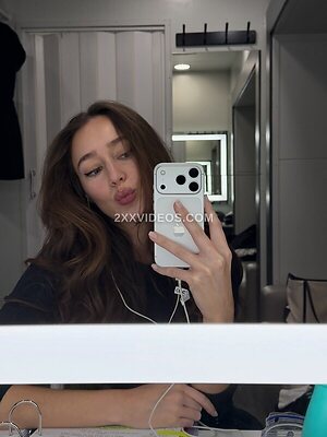 Alycia Debnam Carey Nude Leaked Photo #5