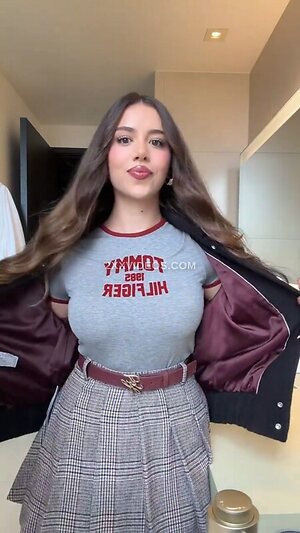 Amanda Diaz photo