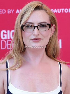 Amelia Dimoldenberg photo