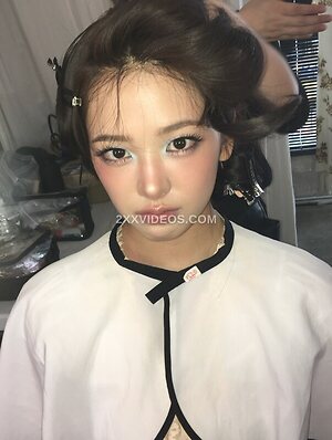 An Yujin Nude Leaked Photo #25