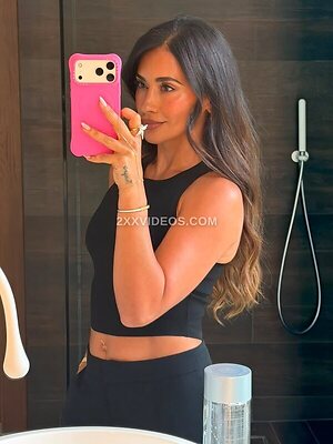 ANTONELA ROCCUZZO Nude Leaked Photo #2