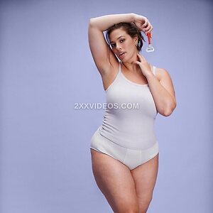 Ashley Graham photo