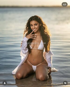 at.rachel Nude Leaked Photo #3