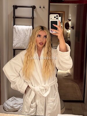 Ava Max photo
