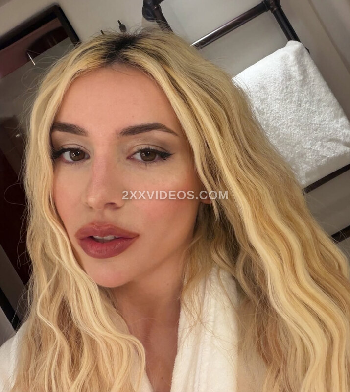 Ava Max photo