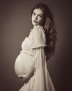 Barbara Palvin photo