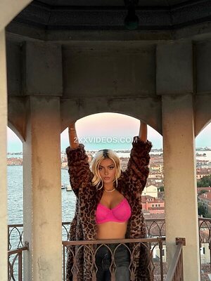 Bebe Rexha photo