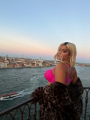 Bebe Rexha photo