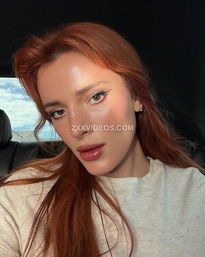 Bella Thorne photo