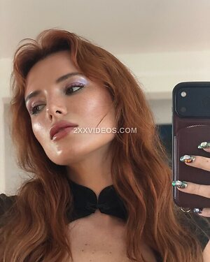 Bella Thorne photo