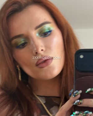Bella Thorne photo