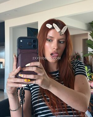 Bella Thorne photo
