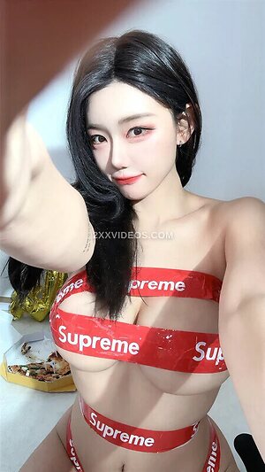 Berry Nude Leaked Photo #36