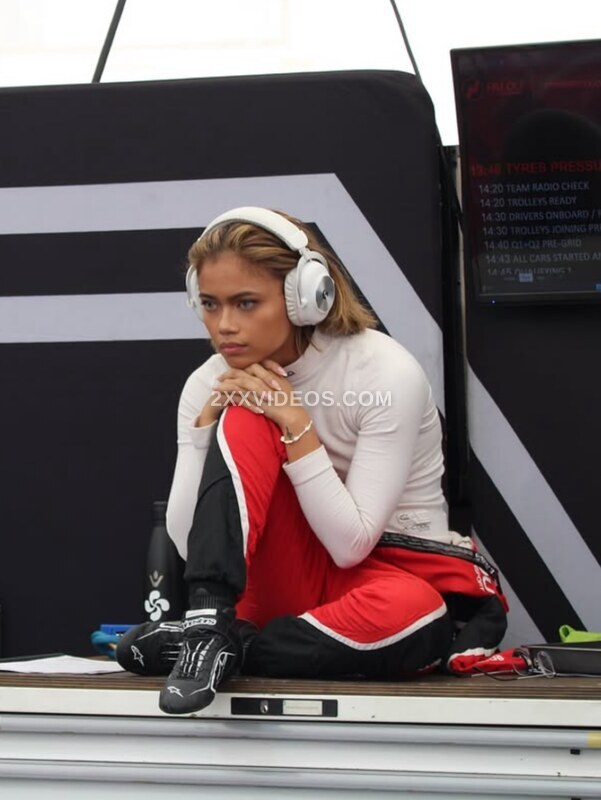 Bianca Bustamante photo