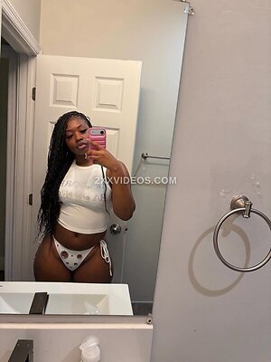 bigbootykyy Nude Leaked Photo #4