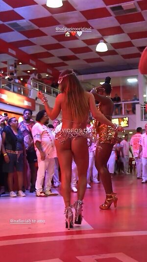 Bruna Griphao Nude Leaked Photo #8