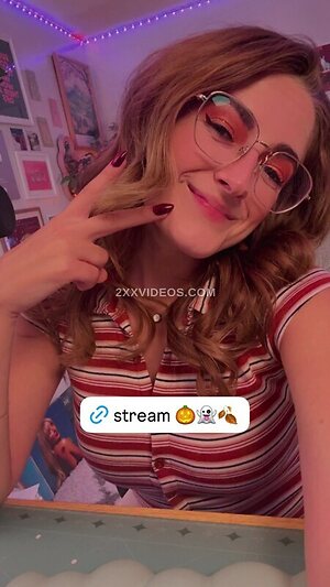 Caitlin Marie Reacts