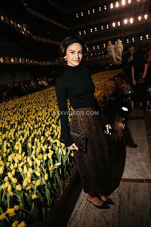 Camila Mendes photo