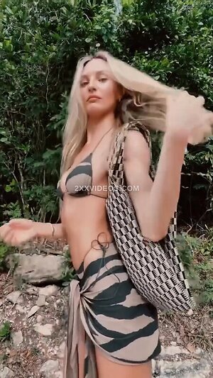 Candice Swanepoel photo