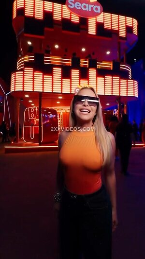 Carla Diaz photo