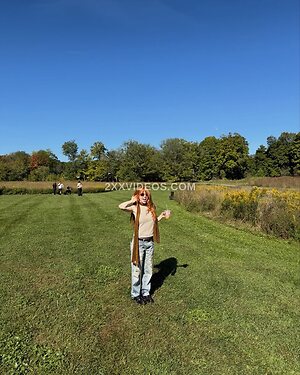 Carly Rae Jepsen photo