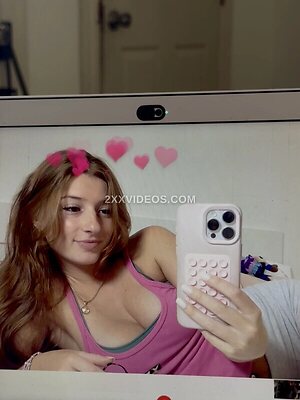 Carmela Nude Leaked Photo #3