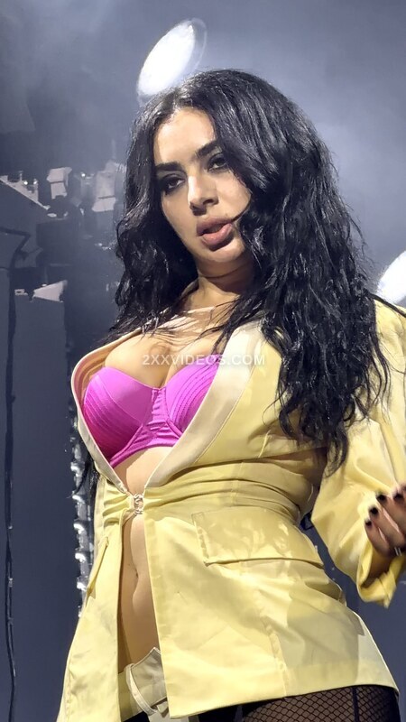 Charli XCX photo