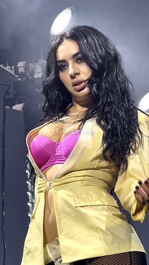 Charli XCX Nude Leaked Photo #41