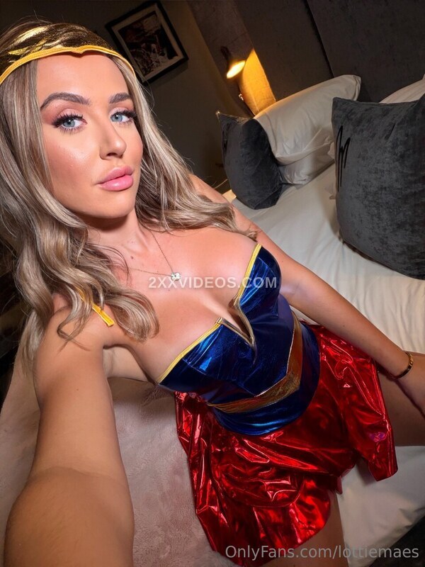 Charlotte Clark Nude Leaked Photos