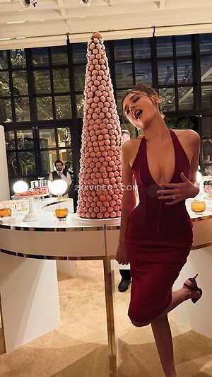 Charlotte Lawrence Nude Leaked Photo #4