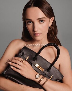 Chloe Fineman