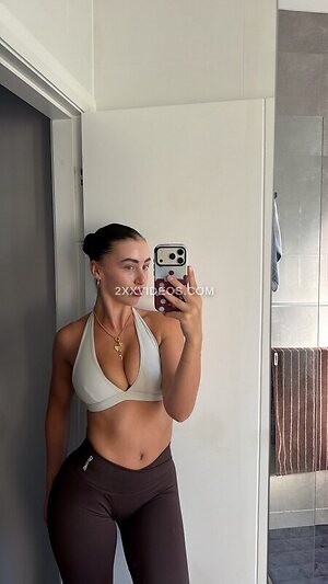 Ciennadare Nude Leaked Photo #7