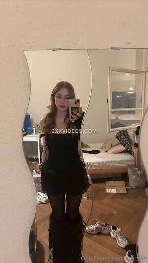 Clara Rae Nude Leaked Photo #9