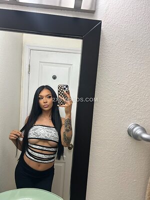 Cora Jade