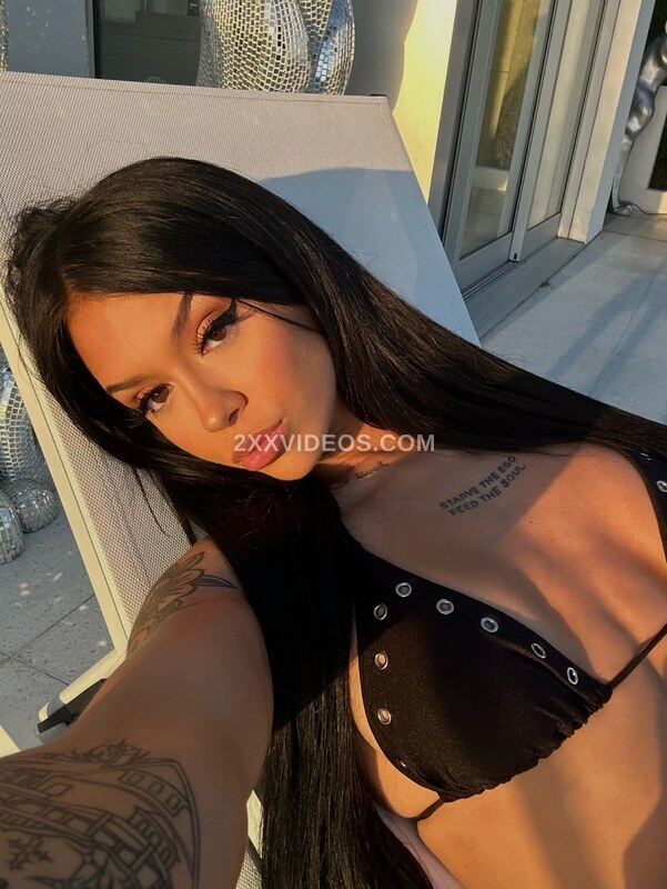 Cora Jade photo