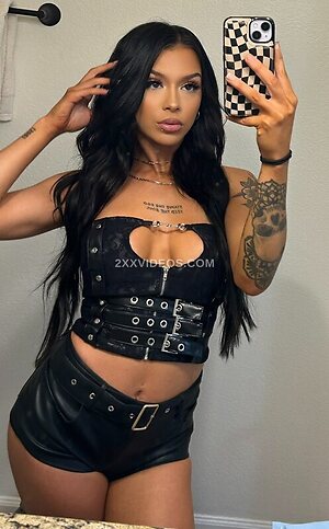Cora Jade photo