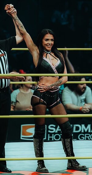 Cora Jade photo