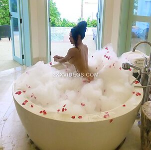 Corrie Yee Nude Leaked Photo #7