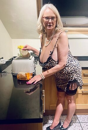 CourtesanAnna photo