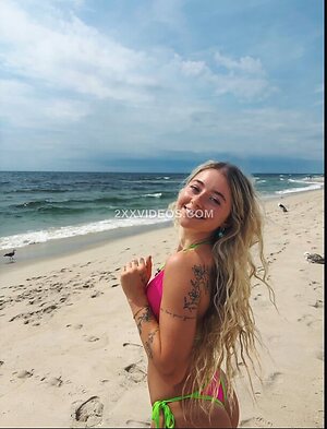 Courtney Kuhnel Nude Photos