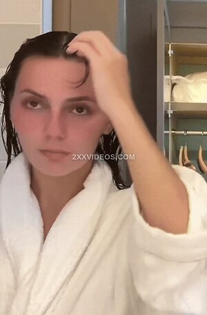 Dafne Keen Nude Leaked Photo #11