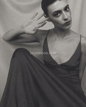 Daisy Edgar-Jones photo